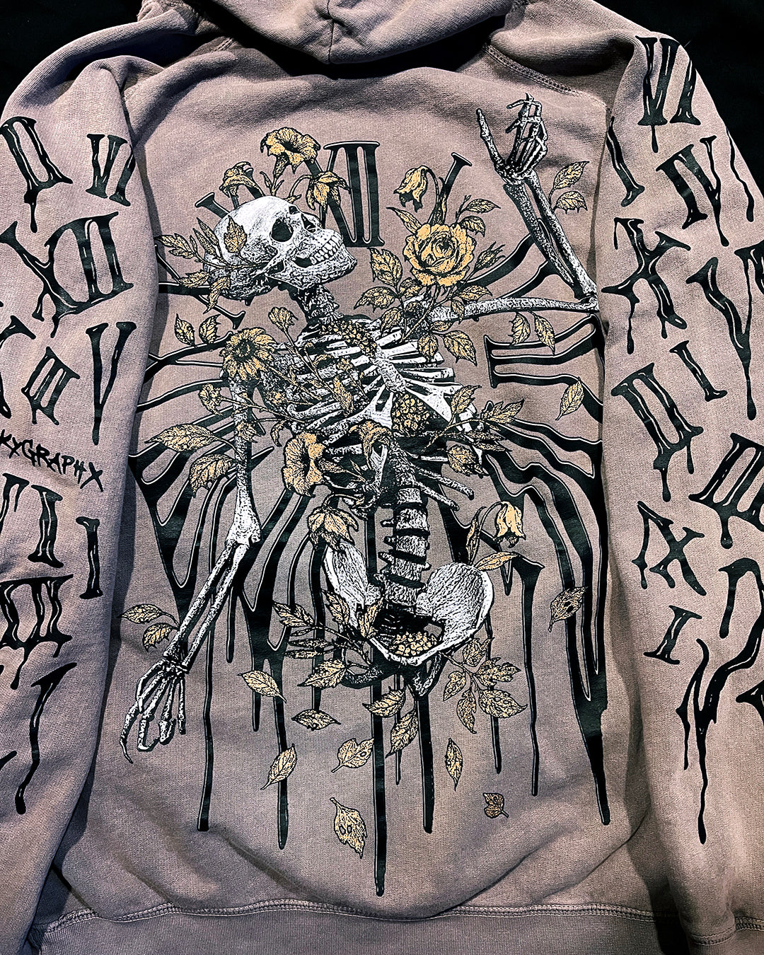 DON'T SLEEP ON YOUR DREAMS HOODIE